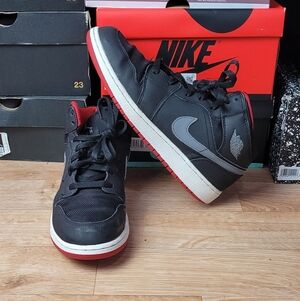 Nike Air Jordan 1 retro Mid GS Black Grey Size 6.5 Youth Color "Black/Cool Grey